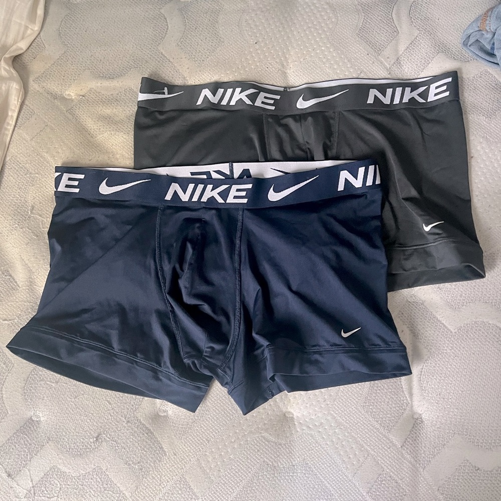 Navy and gray Nike boxerbrief trunks size x-large